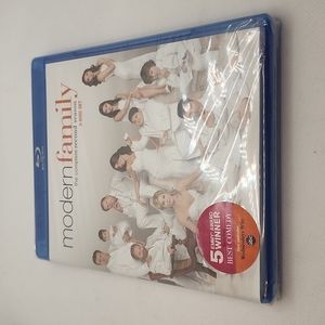 Modern Family Season 2 - Blu Ray - Sealed